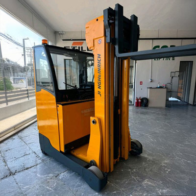 cat-reachtrucks.jpg